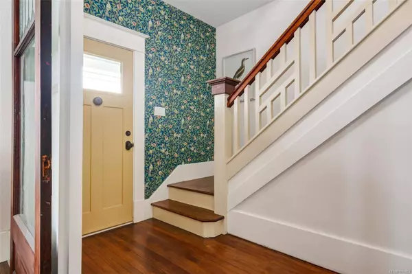 302 Victoria Rd, Nanaimo, BC V9R 4P9