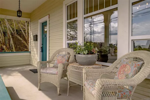 302 Victoria Rd, Nanaimo, BC V9R 4P9