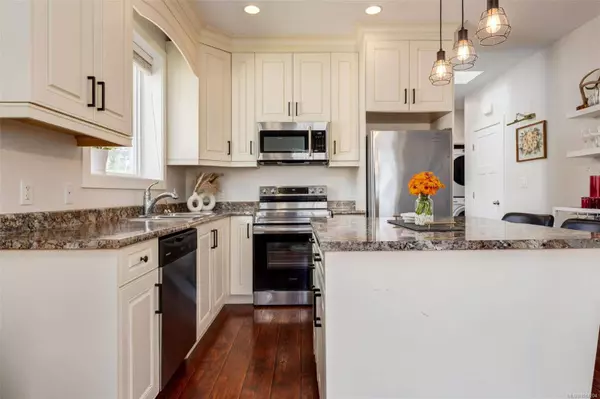 987 Buffer Rd, Nanaimo, BC V9R 0G7