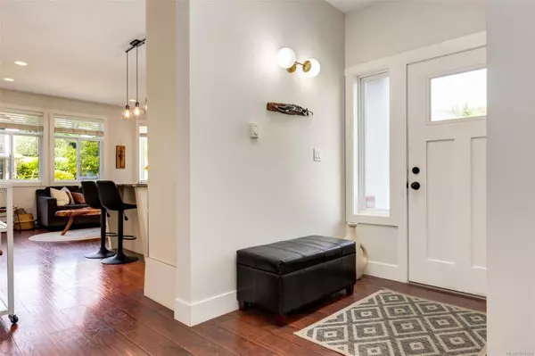 987 Buffer Rd, Nanaimo, BC V9R 0G7