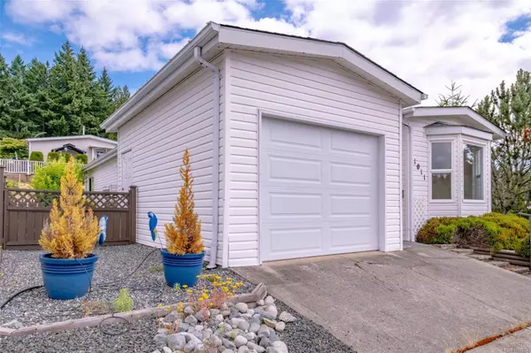 1011 Collier Cres, Nanaimo, BC V9R 6K6