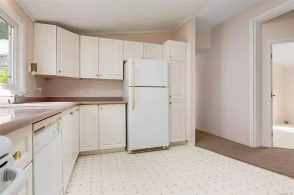 1011 Collier Cres, Nanaimo, BC V9R 6K6