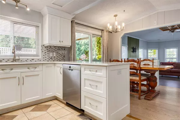 1060 Murchie WAY, Nanaimo, BC V9R 6K6