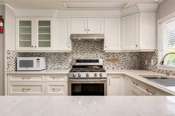 1060 Murchie WAY, Nanaimo, BC V9R 6K6