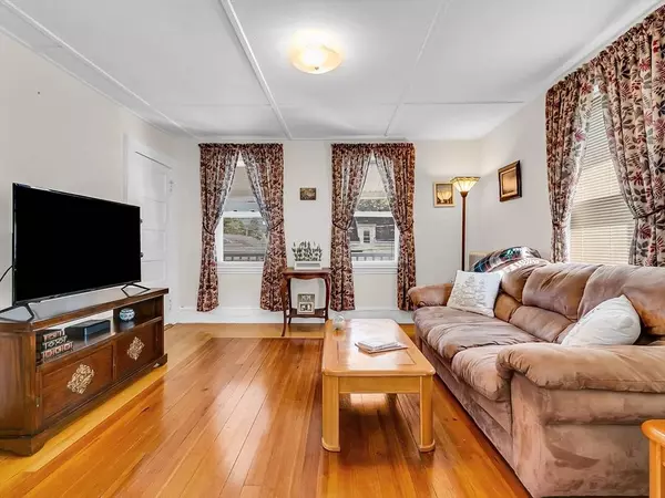 28 Mill St, Danvers, MA 01923