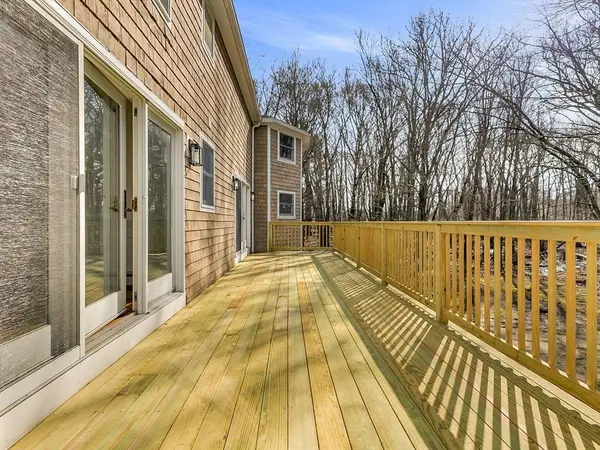 3 Balfour Ct, Haverhill, MA 01835