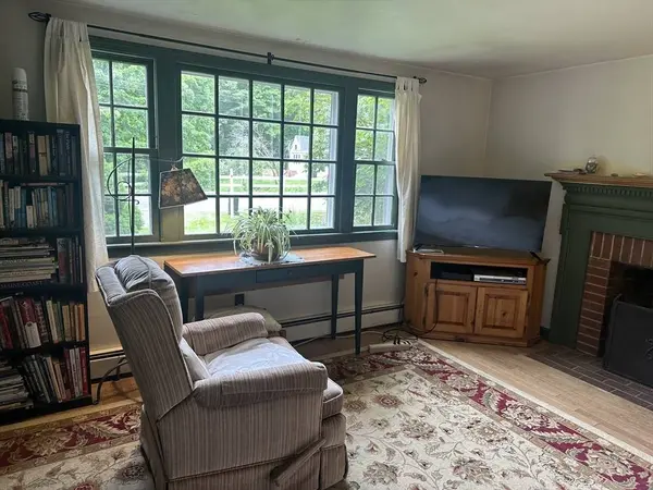 42 Grove Street, Topsfield, MA 01983