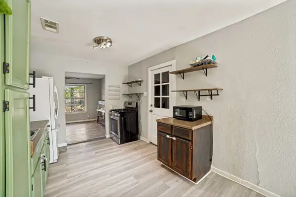 242 Rosabell Dr, San Antonio, TX 78228-6044