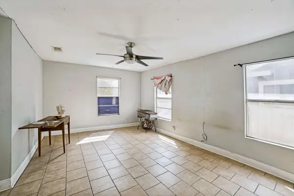 242 Rosabell Dr, San Antonio, TX 78228-6044