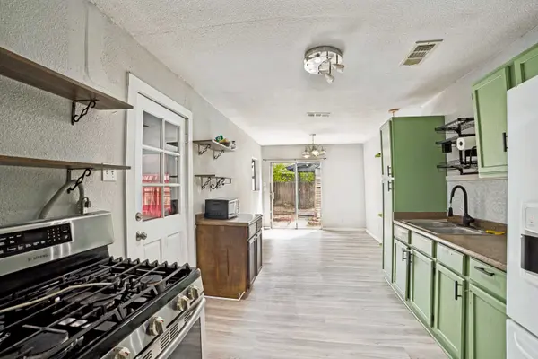 242 Rosabell Dr, San Antonio, TX 78228-6044