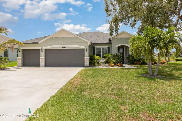 718 Lyndall LN, Palm Bay, FL 32905