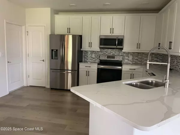 99 Montecito DR, Satellite Beach, FL 32937