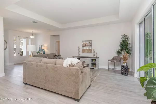 1982 Killian DR NE, Palm Bay, FL 32905