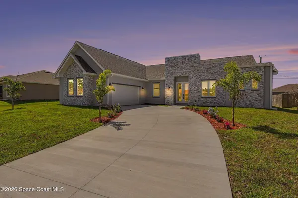 2062 SW O'Connel AVE, Palm Bay, FL 32908