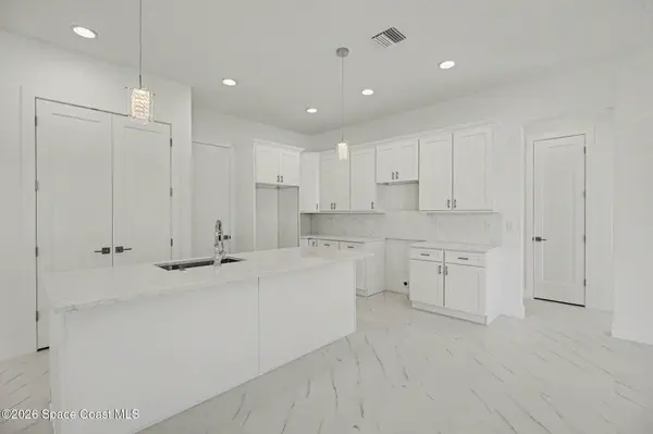 2062 SW O'Connel AVE, Palm Bay, FL 32908