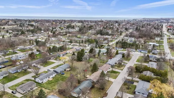 1235 Greenwich Street, Manistee, MI 49660