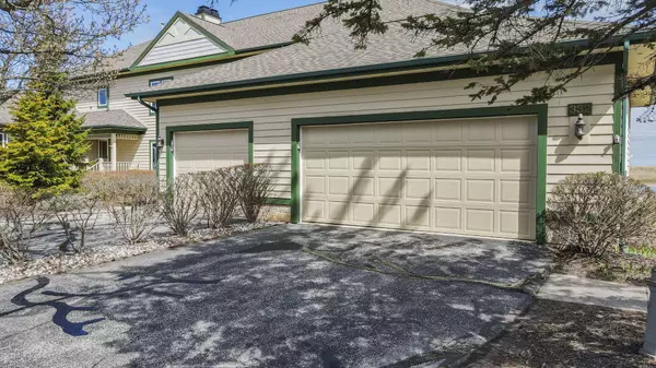 332 Lakeshore Drive, Manistee, MI 49660