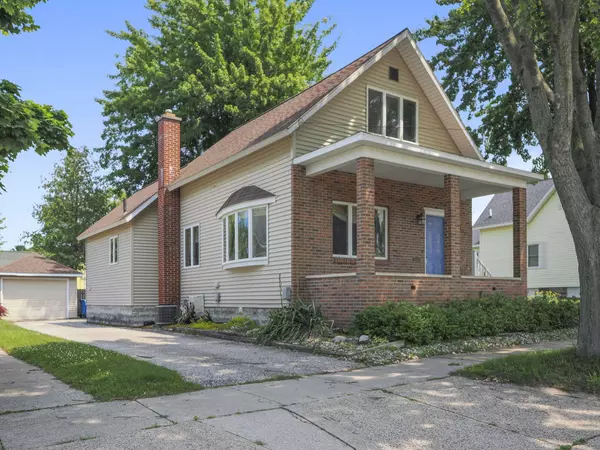 232 1st Avenue, Manistee, MI 49660