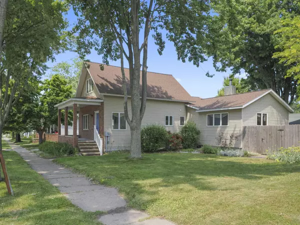 232 1st Avenue, Manistee, MI 49660