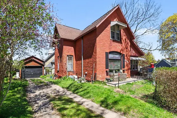 306 5th Street, Manistee, MI 49660