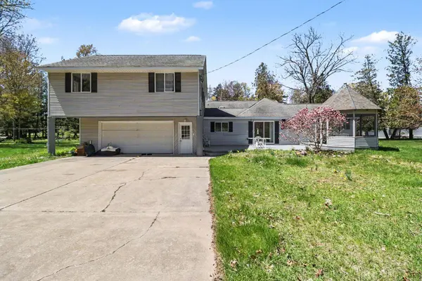 6665 Lakeshore Road, Manistee, MI 49660