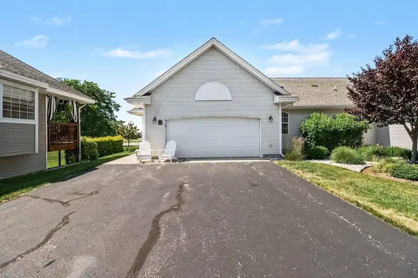 212 Lighthouse S Way, Manistee, MI 49660