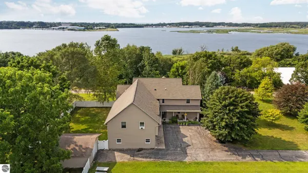 211 Bluff Avenue, Eastlake, MI 49626
