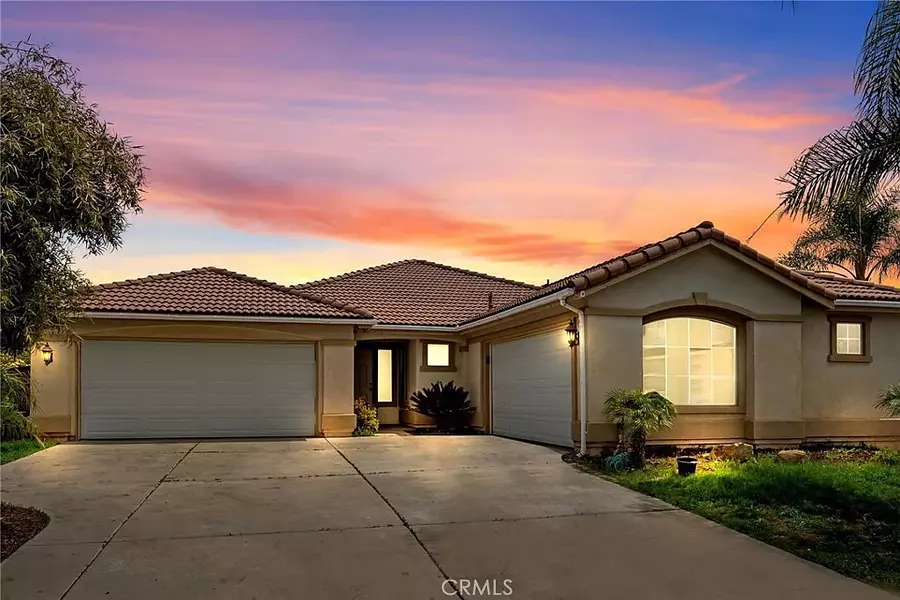 21848 Poinsettia Ln, Wildomar, CA 92595-7999