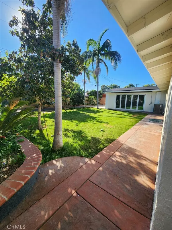 Santa Ana, CA 92701-2731,1626 E 15th St