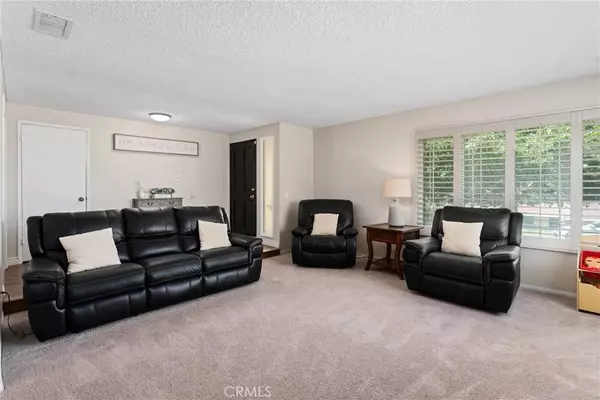 6560 Avenue De Palma, Jurupa Valley, CA 92509