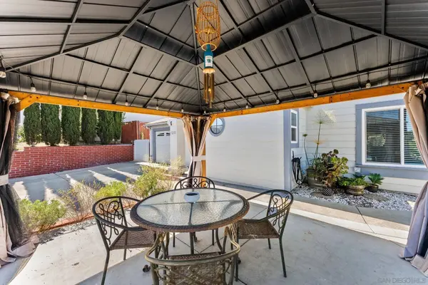 1233 Titan Ct, Escondido, CA 92026