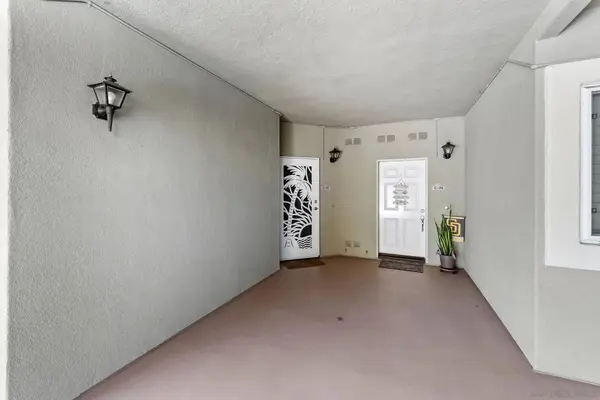 1100 Civic Center Dr #C25, Oceanside, CA 92054