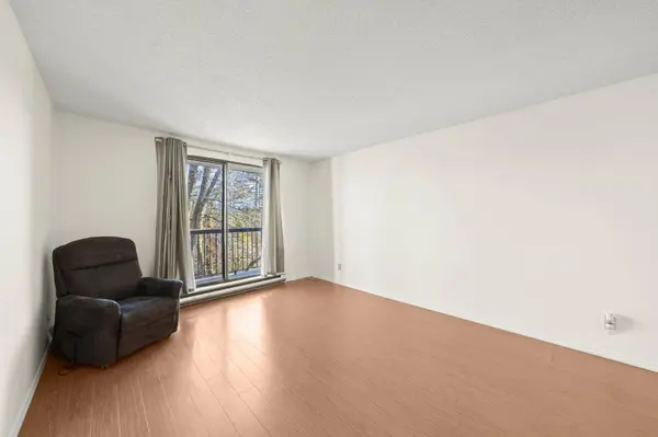 8391 Bennett RD #312, Richmond, BC V6Y 1N4