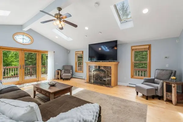 63 Kimball Rd, Amesbury, MA 01913