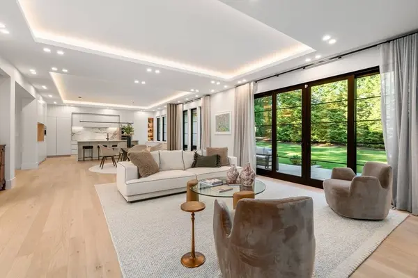 9 Bellevue Road, Wellesley, MA 02481
