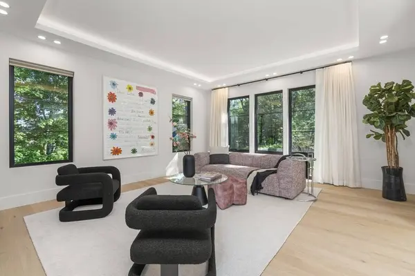 9 Bellevue Road, Wellesley, MA 02481