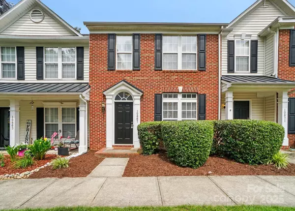 10867 Garden Oaks LN, Charlotte, NC 28273