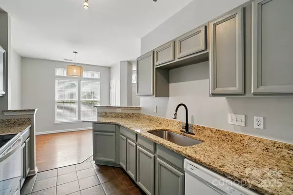 10867 Garden Oaks LN, Charlotte, NC 28273