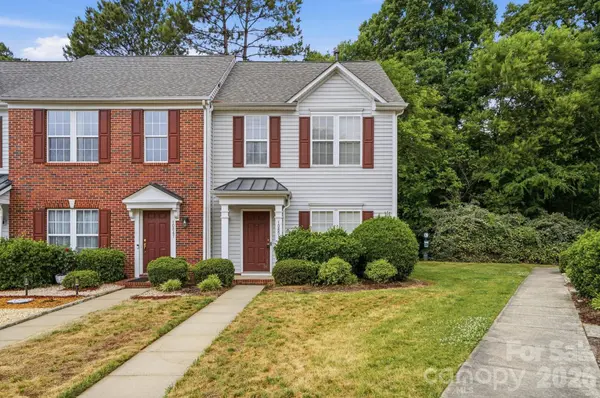10851 Garden Oaks LN, Charlotte, NC 28273