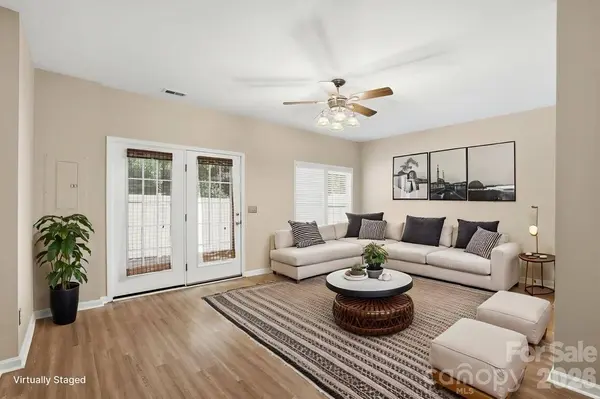 10851 Garden Oaks LN, Charlotte, NC 28273