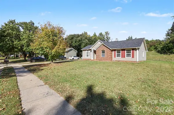 5929 Old Meadow RD, Charlotte, NC 28227