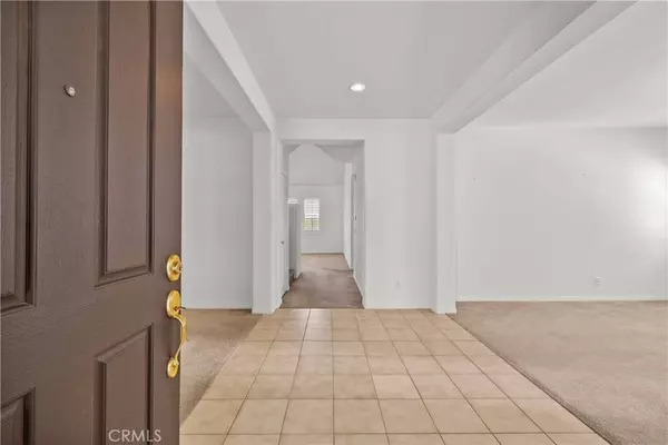 28538 Redwood Canyon PL, Saugus, CA 91390