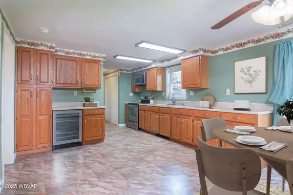 2616 RAUCHTOWN RD, Jersey Shore, PA 17740