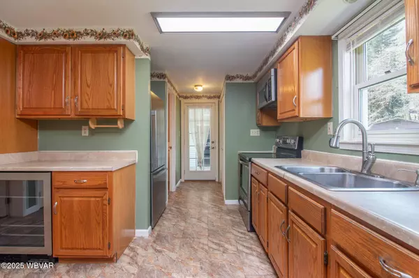 2616 RAUCHTOWN RD, Jersey Shore, PA 17740