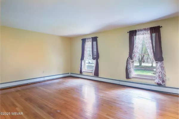 2616 RAUCHTOWN RD, Jersey Shore, PA 17740