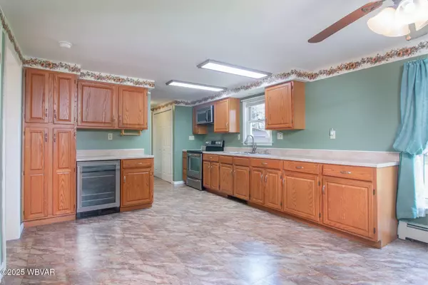 2616 RAUCHTOWN RD, Jersey Shore, PA 17740