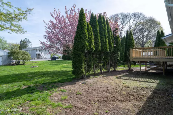 302 WALNUT ST, Selinsgrove, PA 17870