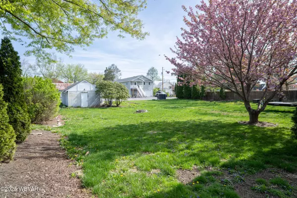 302 WALNUT ST, Selinsgrove, PA 17870