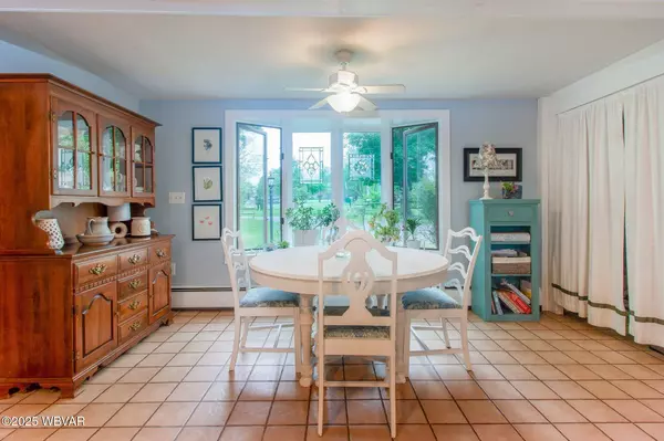 320 CARPENTERS LN, Pennsdale, PA 17756