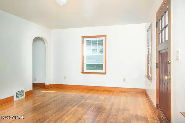 11 GRAMPIAN BLVD, Williamsport, PA 17701